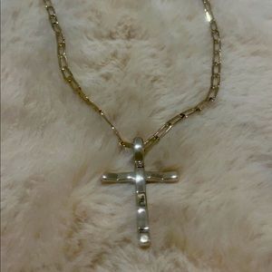 Rectangular links gold plated necklace with cross.
